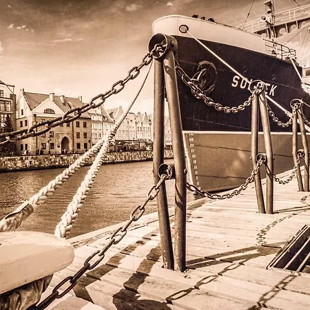 Chmielna Apartment *